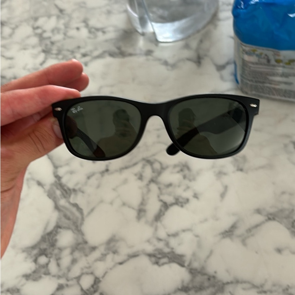 Ray ban